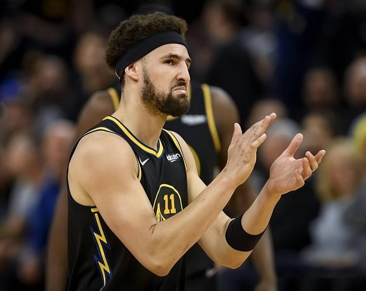 易游登录入口 -夏洛特黄蜂迎NBA季后赛关键赛，赛后完成体检，话题不断，团队化学反应显著的简单介绍